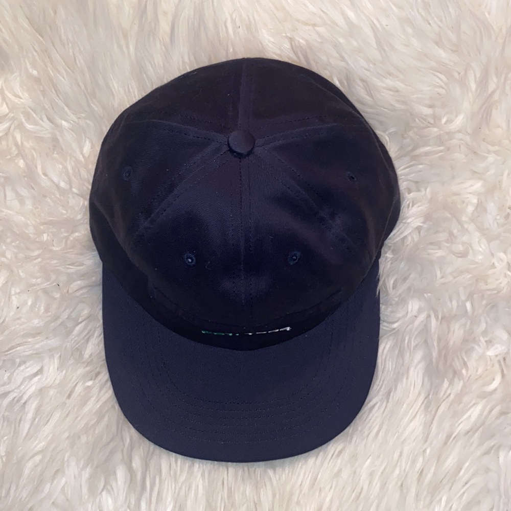 Supreme Embossed Logo 6-panel cap - Picture 3 of 6